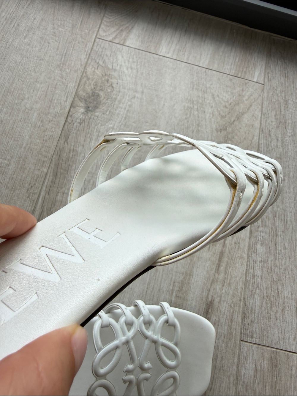 Loewe Sandals White Petal Anagram Slides Sz 39 - Picture 10 of 11